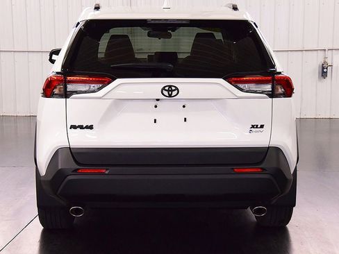 Used 2025 Toyota RAV4 XLE w/ Convenience Package AWD/4WD image 6