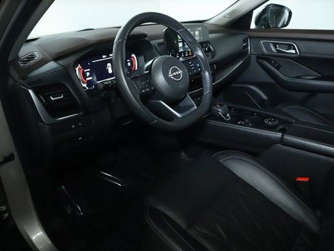 Used 2022 Nissan Rogue Platinum w/ Head-Up Display Package image 18