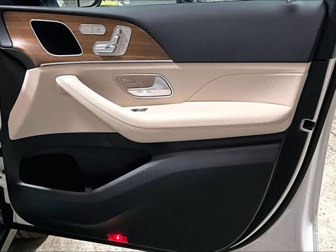 Used 2026 Mercedes-Benz GLE 450e 4MATIC image 23