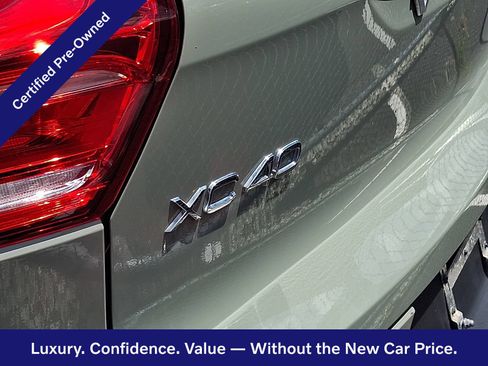 Used 2024 Volvo XC40 B5 Plus w/ Protection Package Premier AWD/4WD image 5