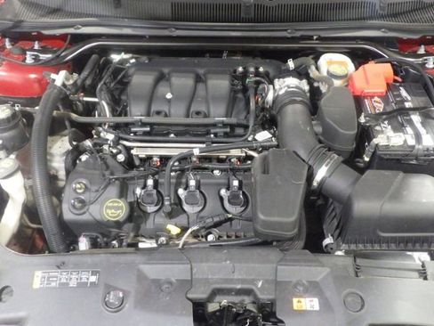 Used 2018 Ford Taurus Limited image 10