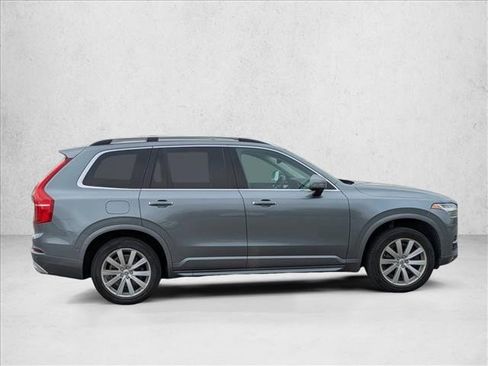 Used 2018 Volvo XC90 T6 Momentum w/ Convenience Package image 6