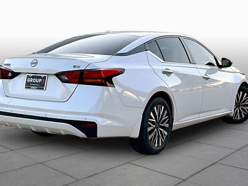 Used 2024 Nissan Altima 2.5 SV FWD image 13