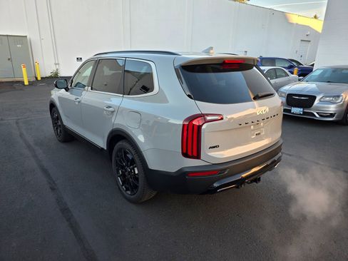 Used 2022 Kia Telluride EX w/ EX Premium Package image 7