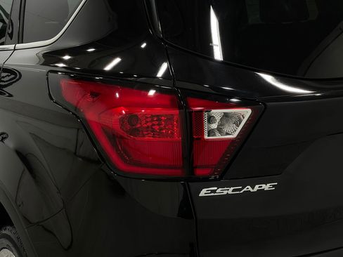 Used 2019 Ford Escape Titanium FWD image 34