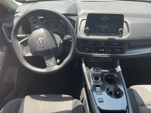 Used 2025 Nissan Rogue SV FWD image 10