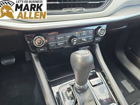 Used 2025 Jeep Compass Limited AWD/4WD image 17