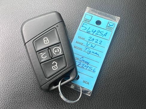 Used 2022 Volkswagen Tiguan SEL R-Line AWD/4WD image 35