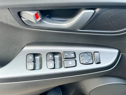 Used 2023 Hyundai Kona SEL image 17