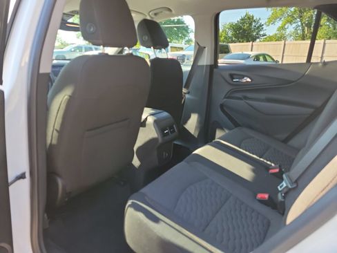 Used 2021 Chevrolet Equinox LT FWD image 16