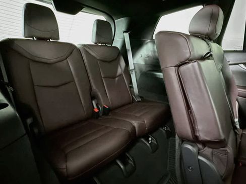 Used 2020 Cadillac XT6 Premium Luxury FWD image 33