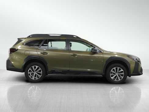 Used 2025 Subaru Outback Premium AWD/4WD image 6