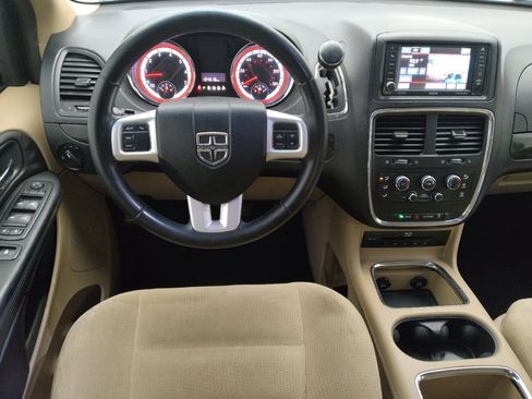 Used 2015 Dodge Grand Caravan SXT w/ UConnect Hands-Free Group image 22