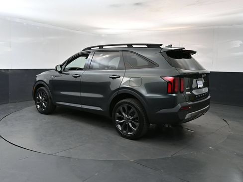 Certified 2022 Kia Sorento X-Line EX AWD/4WD image 3