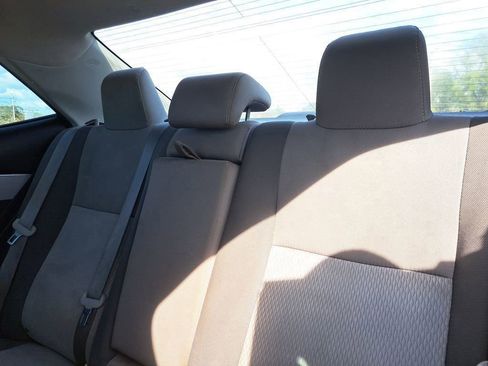 Used 2019 Toyota Corolla LE image 8