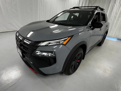 Certified 2026 Nissan Rogue SV AWD/4WD image 7