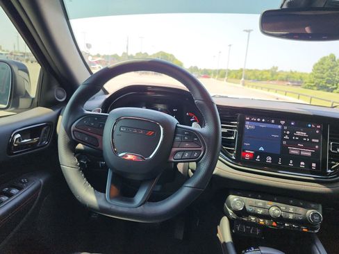 Used 2024 Dodge Durango GT RWD image 14