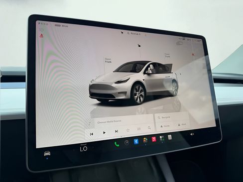 Used 2023 Tesla Model Y Long Range AWD/4WD image 46