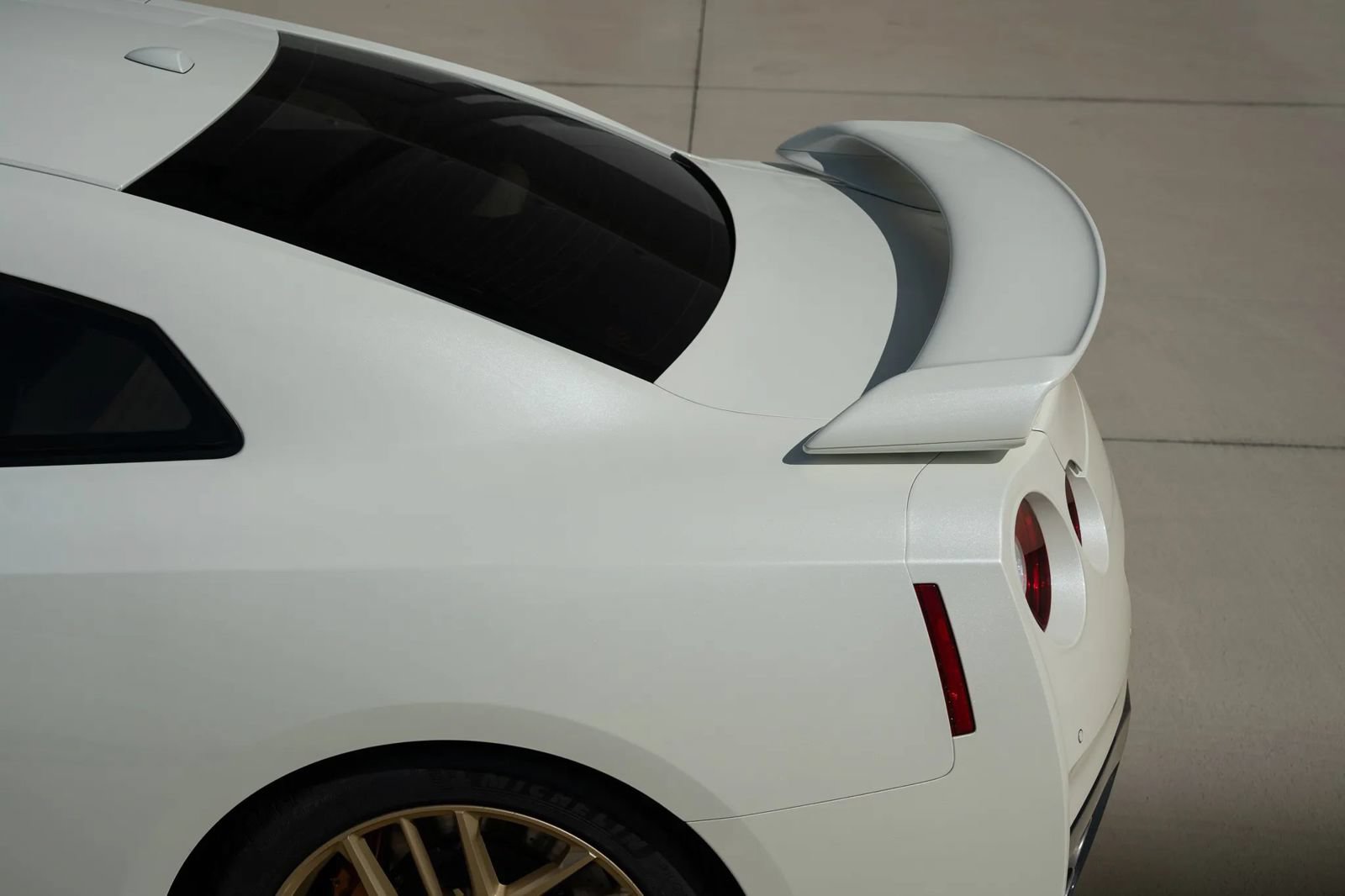 Used 2017 Nissan GT-R Premium w/ Premium Interior Package AWD/4WD image 46