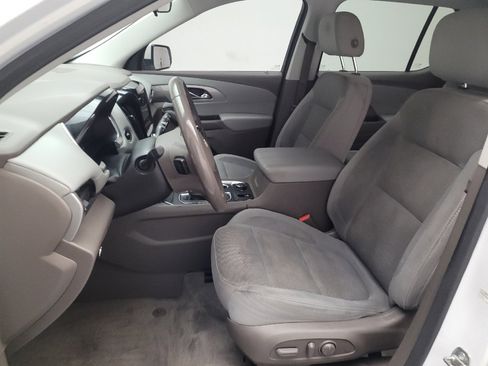 Used 2019 Chevrolet Traverse LT image 17