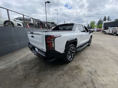 Used 2025 Chevrolet Silverado EV RST AWD/4WD image 6