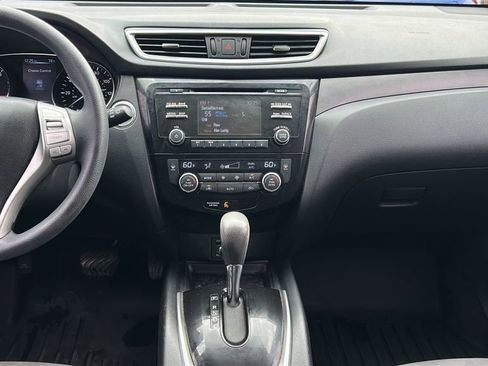 Used 2016 Nissan Rogue SV image 16