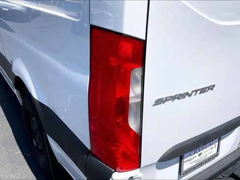 Used 2025 Mercedes-Benz Sprinter 2500 image 25