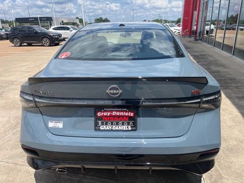 New 2026 Nissan Sentra SR w/ Floor Mat Package FWD image 3
