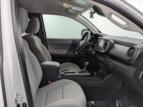 Used 2021 Toyota Tacoma SR RWD image 13