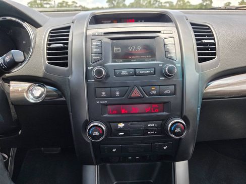 Used 2013 Kia Sorento EX FWD image 15