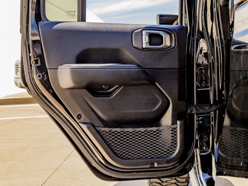 Used 2022 Jeep Gladiator Rubicon w/ Trailer Tow Package image 37