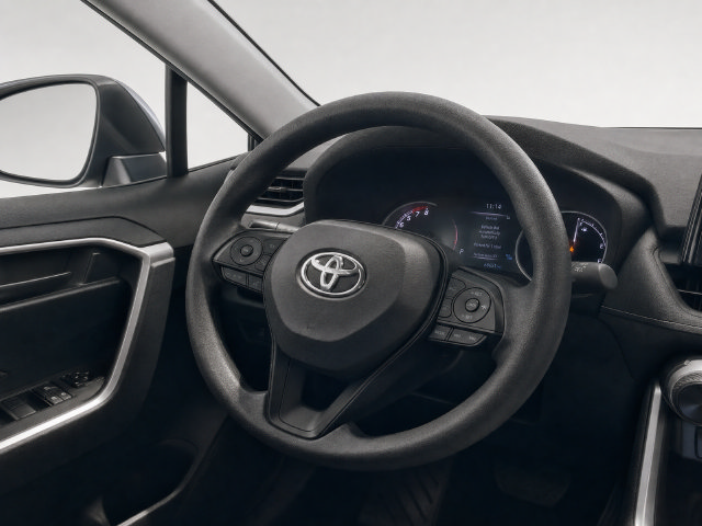 Used 2025 Toyota RAV4 LE AWD/4WD image 16