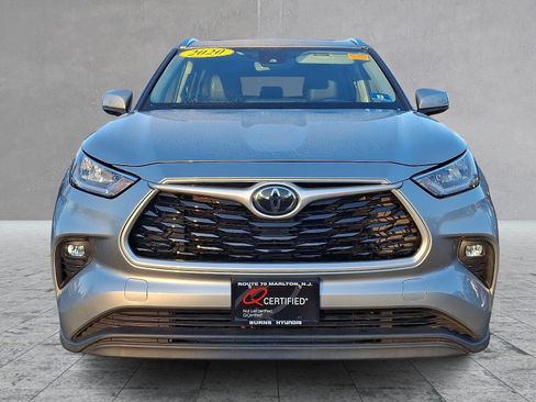 Used 2020 Toyota Highlander XLE image 3
