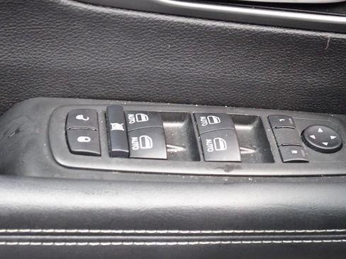 Used 2025 Chrysler Pacifica Select FWD image 17