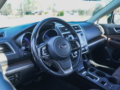 Used 2019 Subaru Outback 2.5i Touring image 6