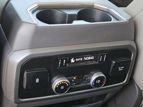 Used 2020 Ford Expedition XLT w/ Equipment Group 202A RWD image 35
