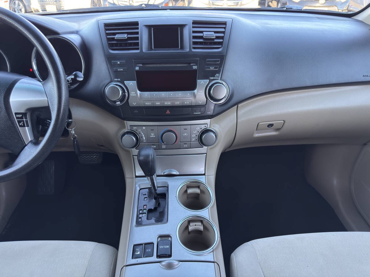 Used 2012 Toyota Highlander 4WD w/ Tech Pkg image 18