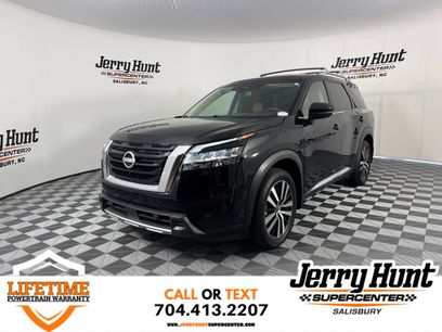 Used 2024 Nissan Pathfinder Platinum w/ Cargo Package