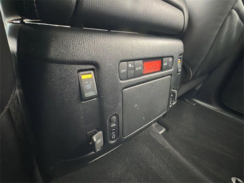 Used 2020 Nissan Armada Platinum w/ Captain's Chairs Package image 29