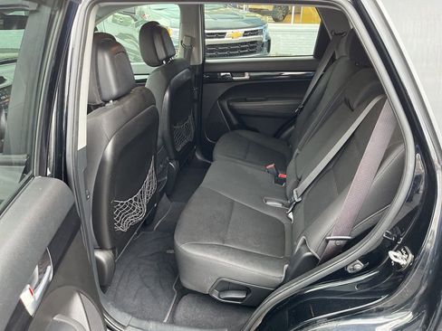 Used 2015 Kia Sorento LX image 30