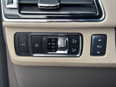 Used 2024 Lincoln Navigator Reserve image 18