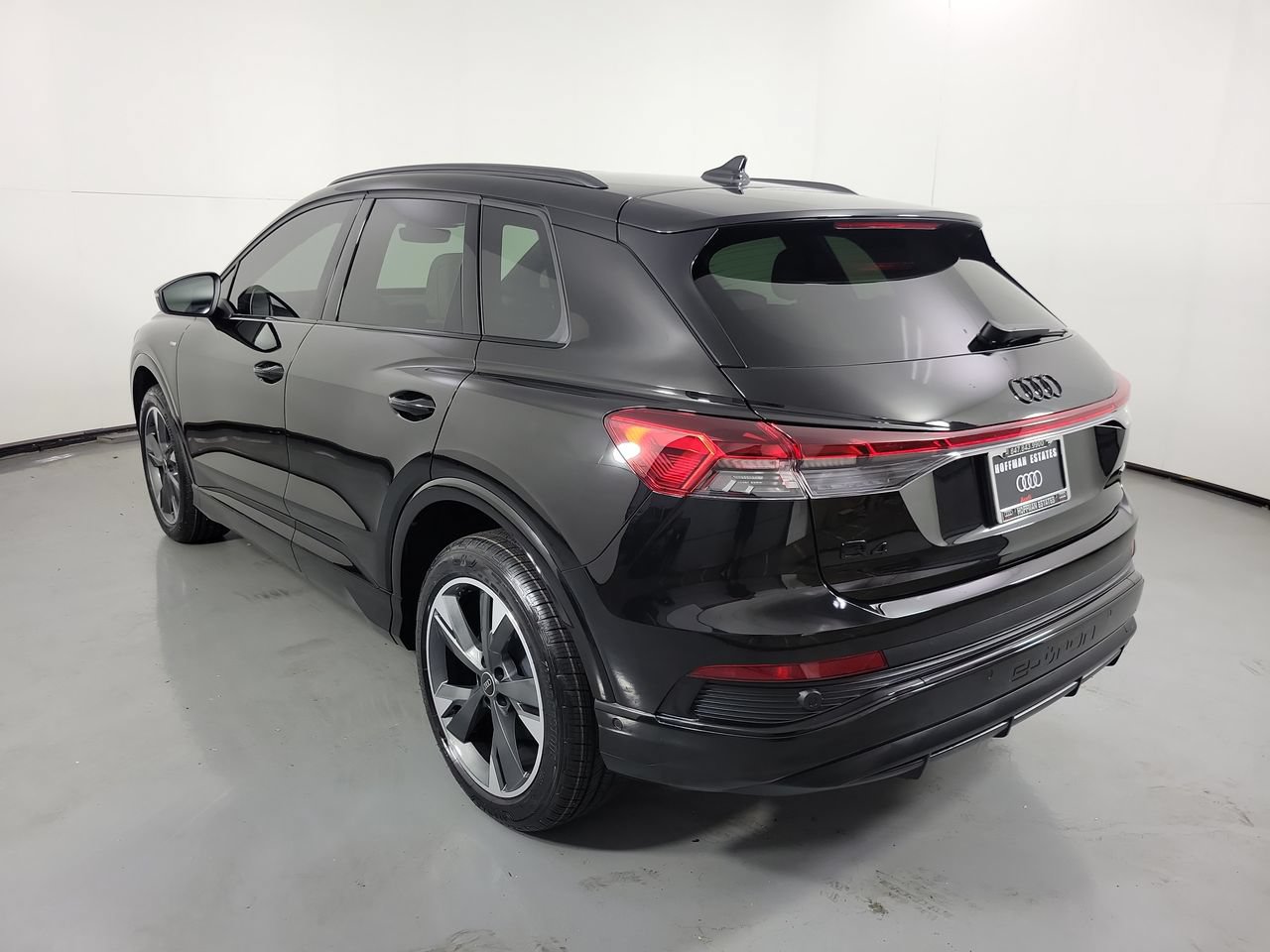 Used 2023 Audi Q4 e-tron Premium Plus w/ Premium Plus AWD/4WD image 6
