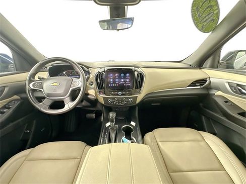 Used 2022 Chevrolet Traverse LT w/ LT Premium Package image 11
