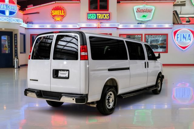 Used 2025 Chevrolet Express 3500 LT w/ LT Preferred Equipment Group RWD image 3