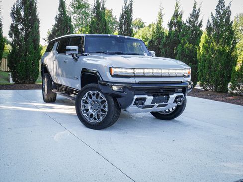 Used 2025 GMC Hummer EV 3X AWD/4WD image 2