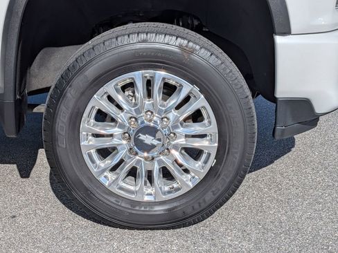 Used 2020 Chevrolet Silverado 2500 High Country image 10