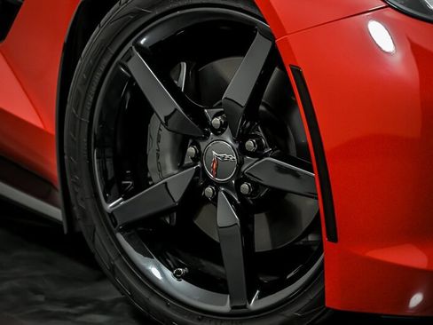 Used 2015 Chevrolet Corvette Stingray Coupe RWD image 3