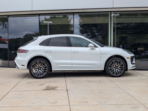 Used 2025 Porsche Macan image 8