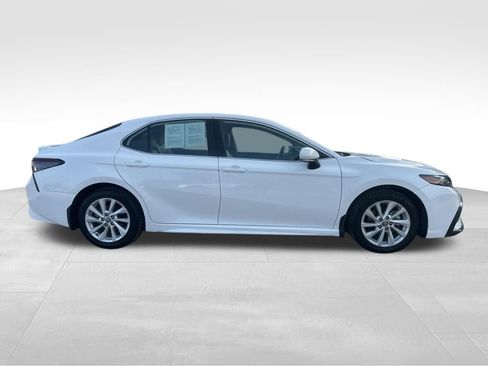Used 2024 Toyota Camry SE FWD image 8