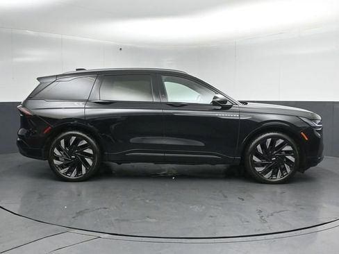 Certified 2025 Lincoln Nautilus Reserve AWD/4WD image 8